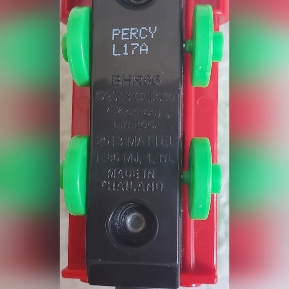 Thomas the Train Percy Diecast Metal Tank Engine Friend Take Play Round Magnet - Picture 9 of 9